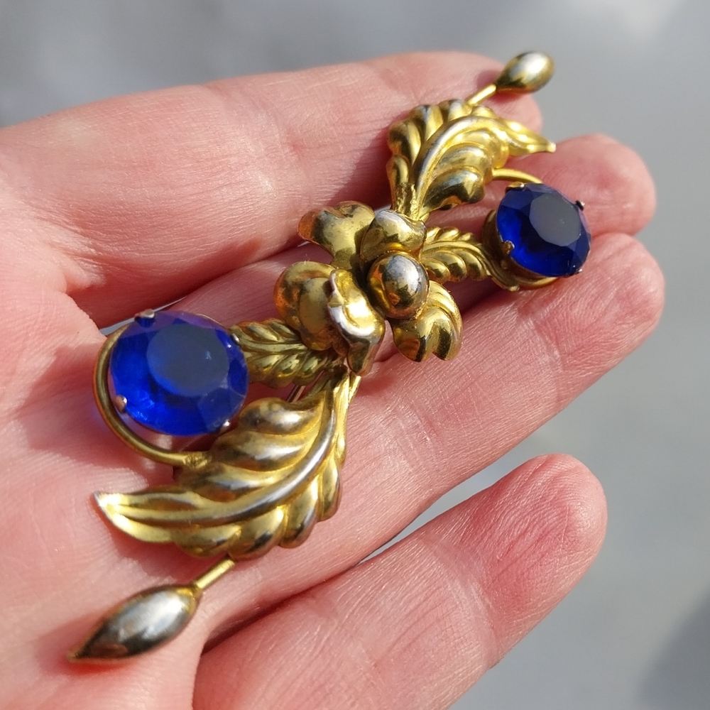 Sterling Silver and Blue Brooch - Picture 2 of 16